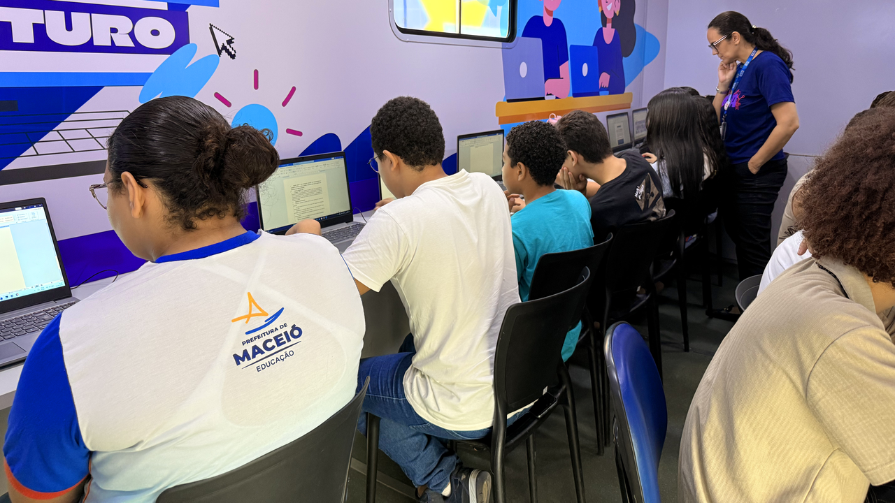 Tech Massa oferece cursos gratuitos no Jacintinho e no Medeiros Neto