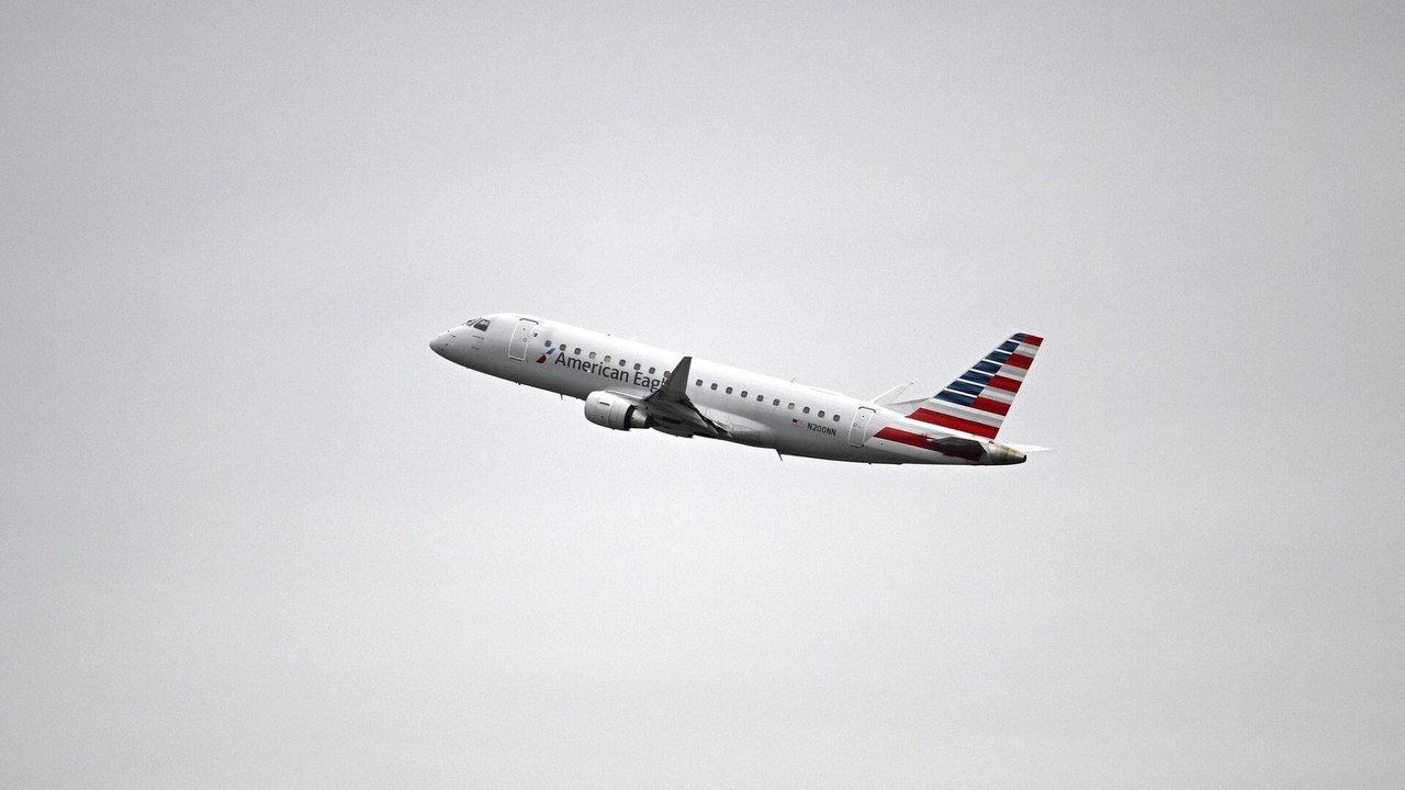 Tarifa dos EUA é 'embargo', diz Embraer: empresa pode diminuir dependência do mercado norte-americano?