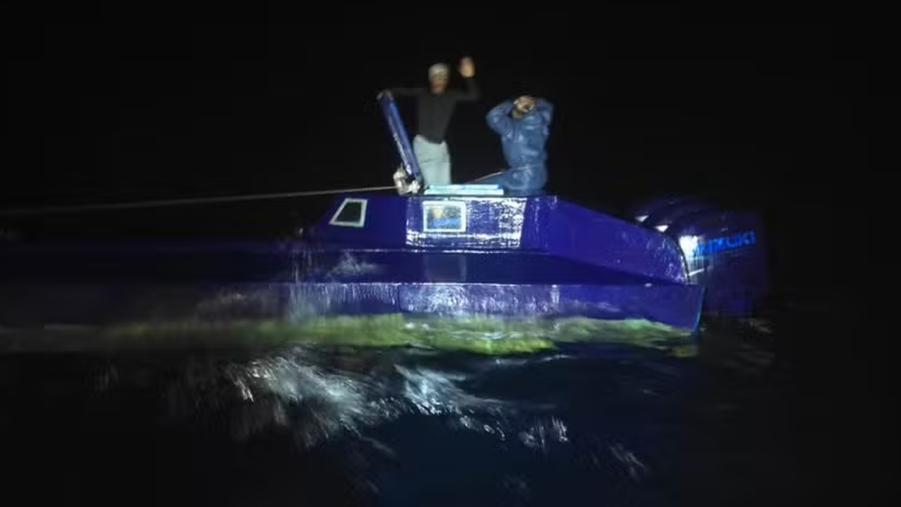Marinha colombiana captura dois narcossubmarinos com 5 toneladas de cocaína; vídeos 
