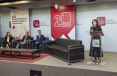 Promotora de Justiça do MPAL palestra no VIII Encontro Nacional do Ministério Público do Tribunal do Júri