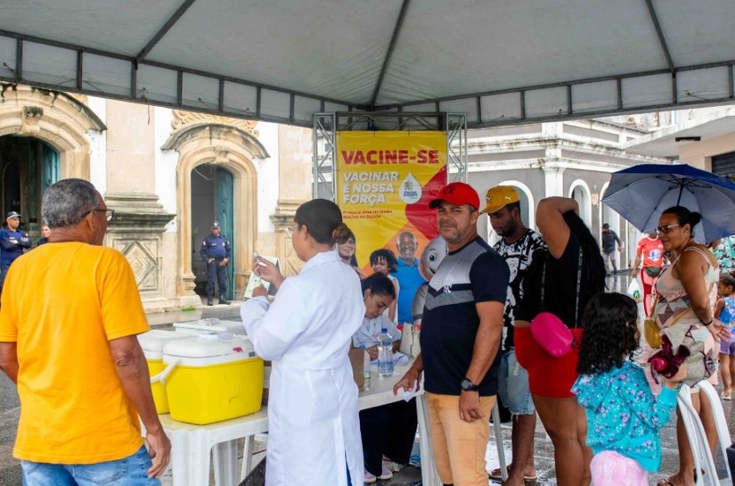 Secretaria de Saúde de Penedo vacina quase 900 pessoas no Dia D contra Gripe