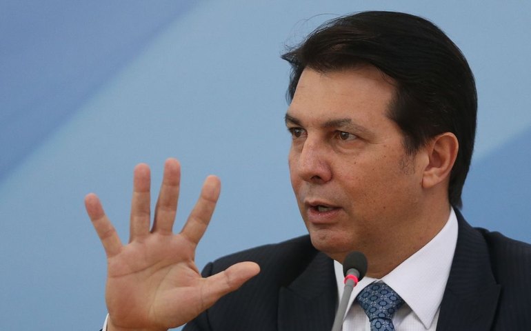 CPMI: Maia é questionado por desmarcar depoimento de Braga Netto