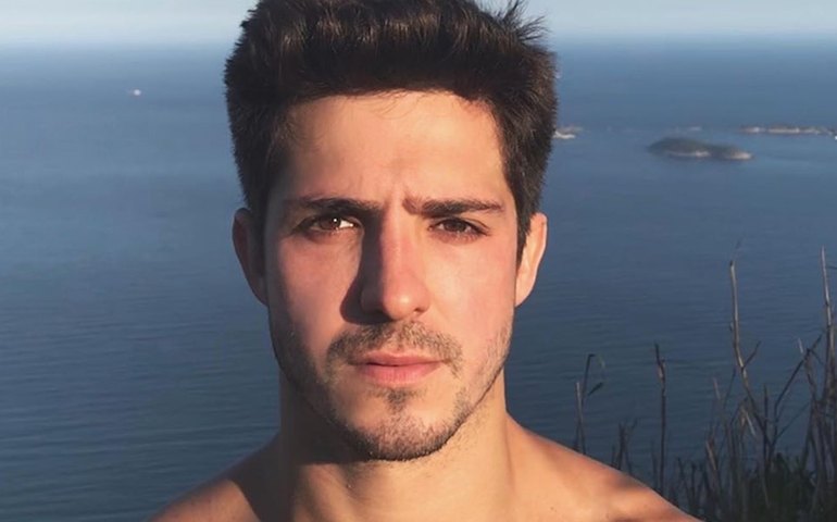 Igor Cosso diz que ‘escondia namoros’ por homofobia para ser ator