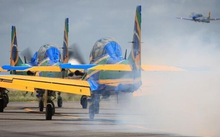 Análise: EUA usam bases no Brasil para criar factoide e provocar o país por papel no BRICS (VÍDEO)