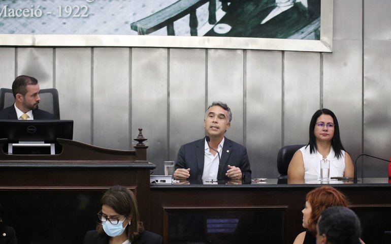 Em ação pioneira, deputado Rafael Brito promove audiência pública sobre o novo ensino médio