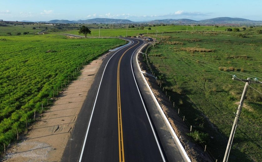 DER entrega mais de 11 km de rodovias e reestrutura aeródromo em Arapiraca