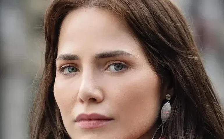 Letícia Colin fala sobre recomeço com Michel Melamed: 'O amor adulto é revolucionário'