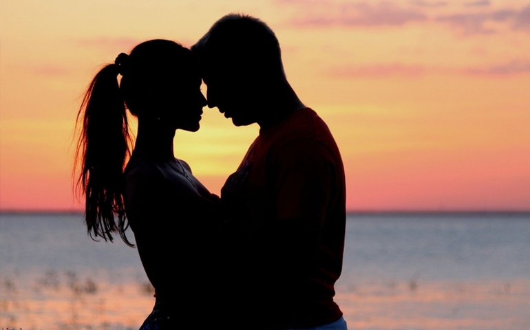 Casais que se conheceram na pandemia vivem primeiro dia dos namorados