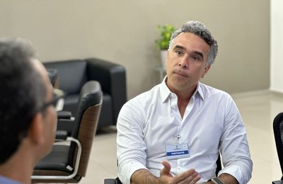 Rafael Brito defende permanência de estudantes da Uncisal beneficiados por critério de inclusão regional