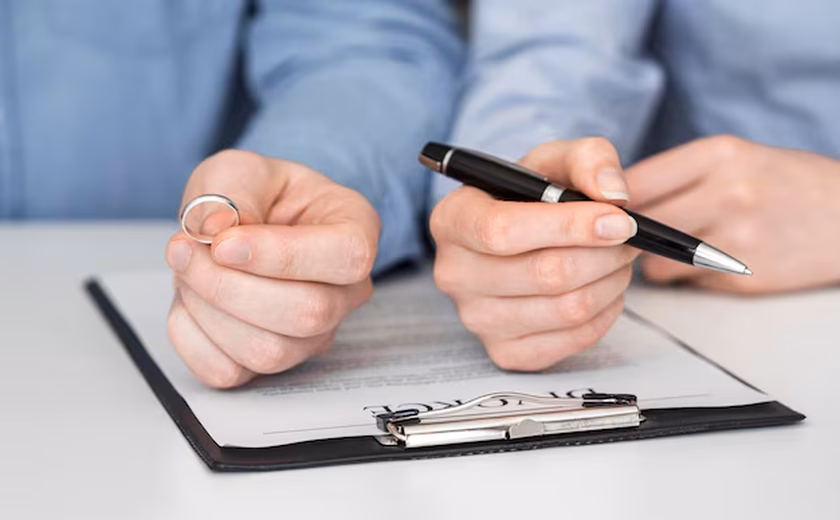 Divórcios caem no Brasil, mostra relatório do IBGE