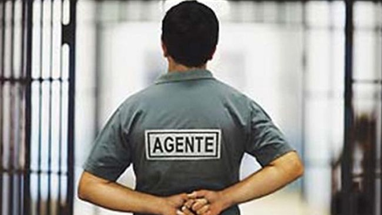 Agentes cobram melhores condições de trabalho e ameaçam greve