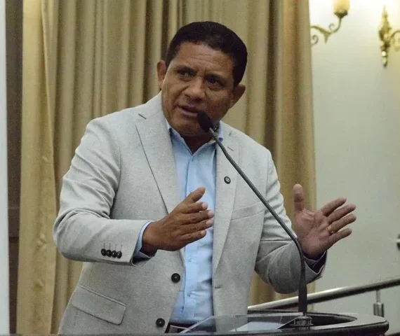 Agora sem os milhões da Águas do Sertão, Palmeira segue sem teatro, sem centro administrativo, sem parque urbano. E sem explicação convincente