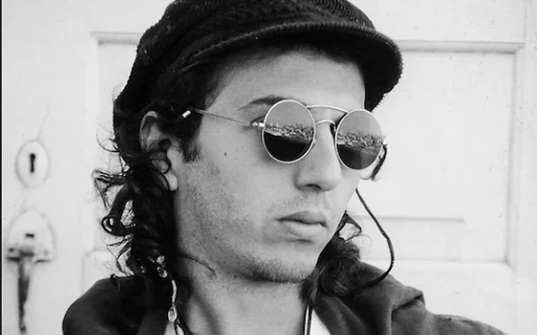 Zeca Baleiro celebra 60 anos com projeto retrospectivo em quatro volumes