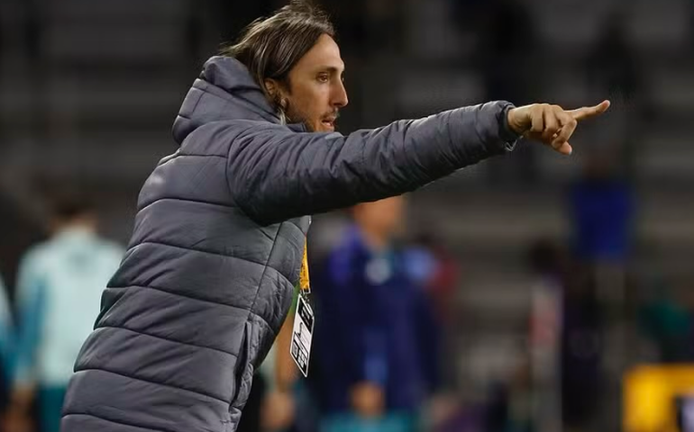 Inter acelera negociações e mira Luis Zubeldía para assumir o comando deixado por Roger Machado