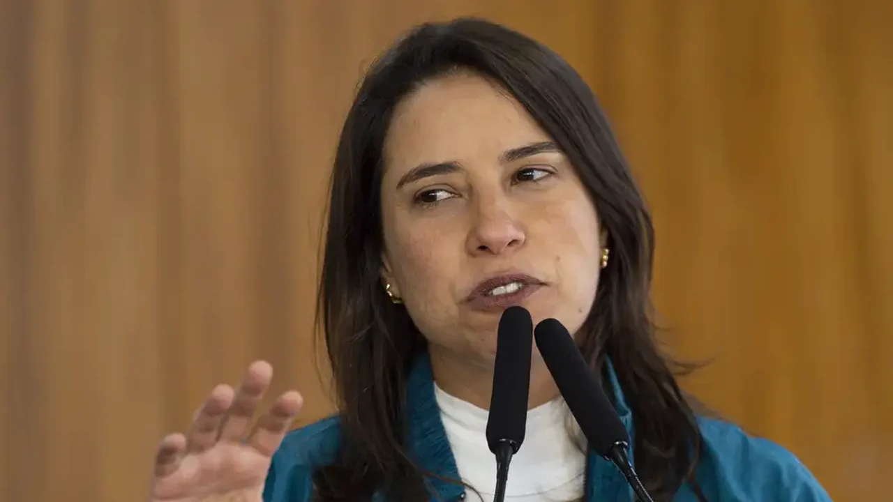 Raquel Lyra exalta parceria com Lula, mas evita declarar voto para presidente