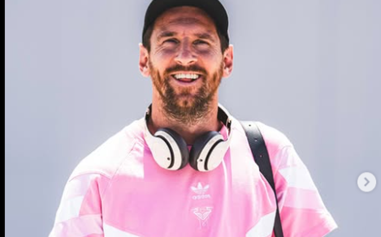 Messi reencontra PSG após passagem frustrante por equipe francesa ao lado de Neymar e Mbappé