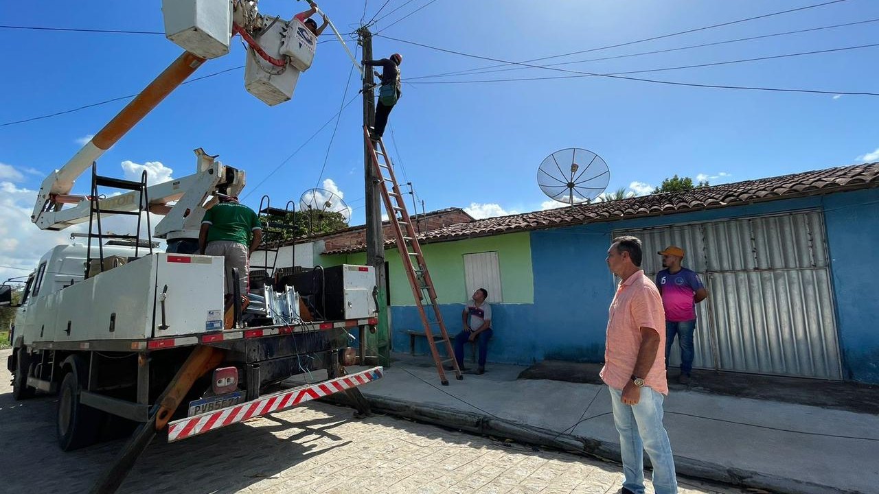 Prefeitura de Anadia inicia implantação de iluminação em LED no conjunto Ilda Oliveira