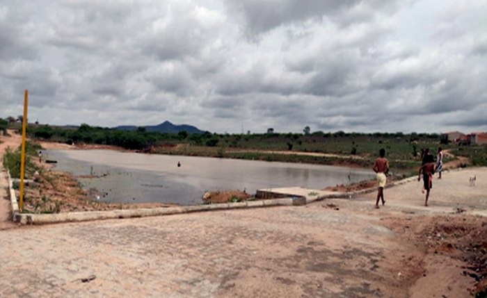 Barragem em Canapi Barragem em Canapi