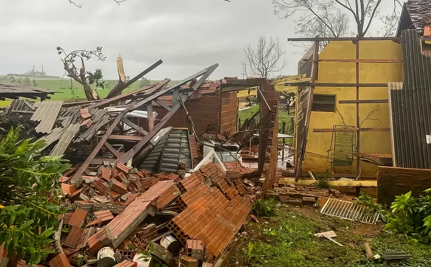 Ciclone no sudeste da Índia deixa ao menos 8 mortos