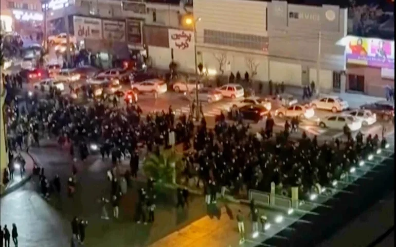 Líder supremo do Irã sinaliza próxima repressão a manifestantes que 'estragam suas próprias ruas' para Trump