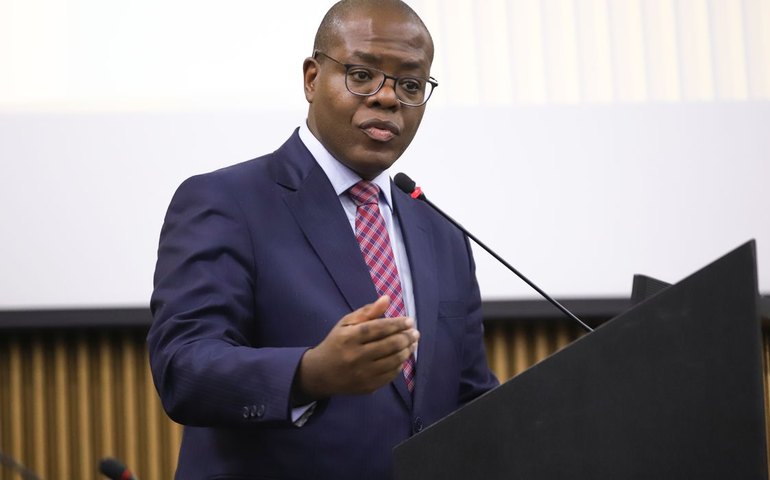 PF indicia ex-ministro Silvio Almeida por importunação sexual