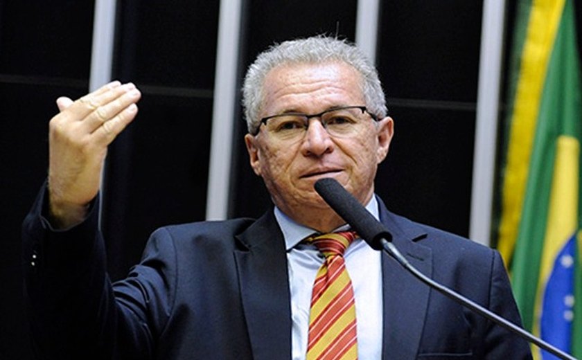 Deputado Assis Carvalho (PT-PI) morre após sofrer infarto neste domingo