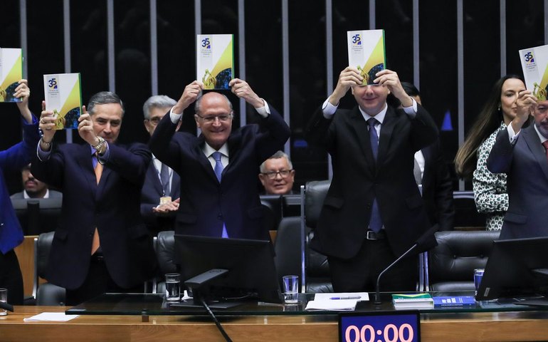 Representantes dos três poderes defendem harmonia institucional