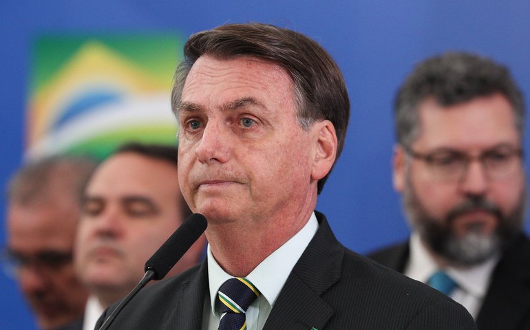 Bolsonaro defende flexibilização de normas trabalhistas e ajuda &#8216;a quem produzir&#8217;