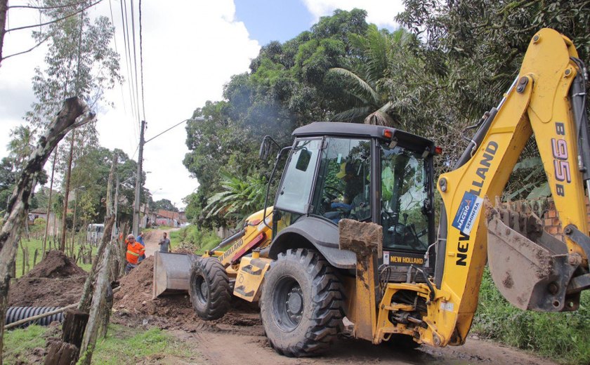 Infraestrutura inicia serviços de pavimentação no bairro Rio Novo