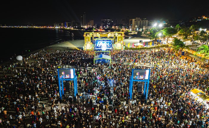 Primeiro dia da festa levou milhares de pessoas a Jaraguá