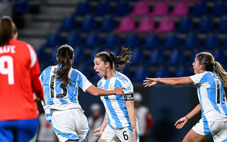 Argentina vence Chile e vira líder do Grupo A na Copa América Feminina