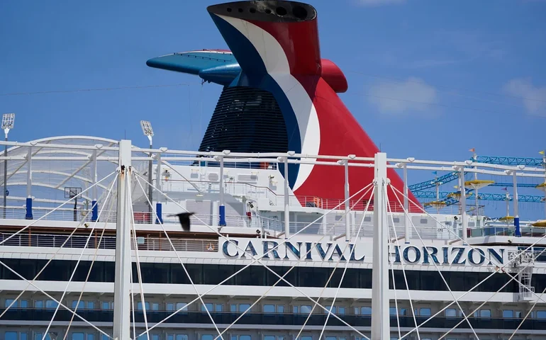 Adolescente da Flórida é acusado de agredir sexualmente e matar a meia-irmã Anna Kepner em um navio de cruzeiro