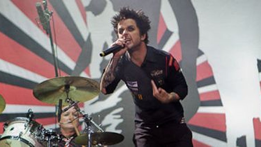 Vocalista do Green Day é expulso de avião