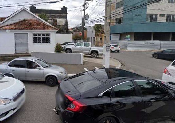 Mulher é presa após tentar obter procuração com documentos falsos em cartório de Maceió