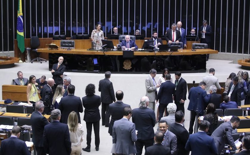 CCJ da Câmara aprova projeto que amplia possibilidades de impeachment de ministro do STF