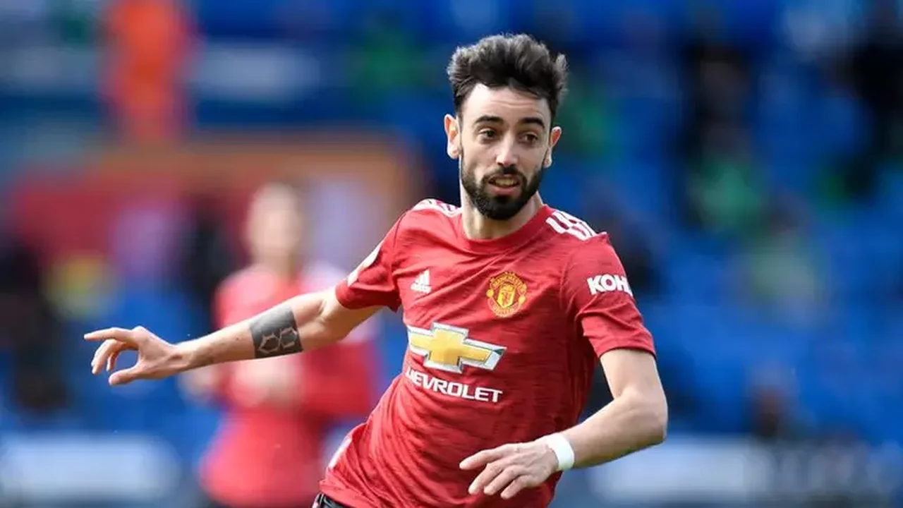 Bruno Fernandes marca e Manchester United volta a vencer no Campeonato Inglês