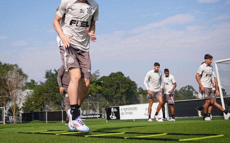 Corinthians aprimora pontaria e tenta aliviar pressão antes do clássico com Palmeiras