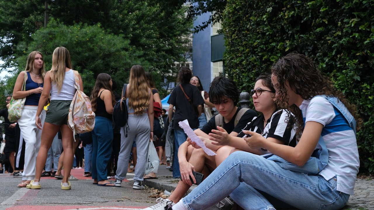 Saeb 2025: Brasil recupera nível pré-pandemia, mas ainda enfrenta desafios