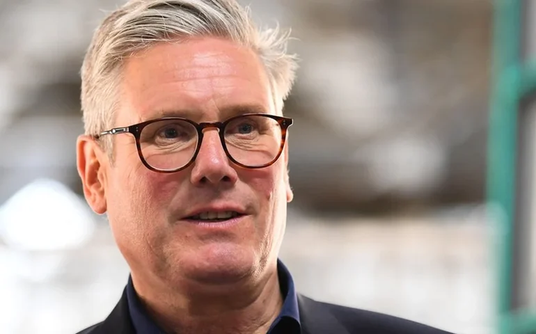 Reino Unido manterá sanções contra a Rússia, diz premiê Keir Starmer