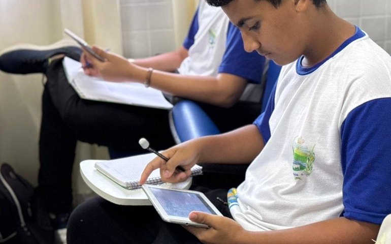 Com uso de tablets, Educação de Anadia aplica mais uma etapa da APAN - Avaliação Padronizada