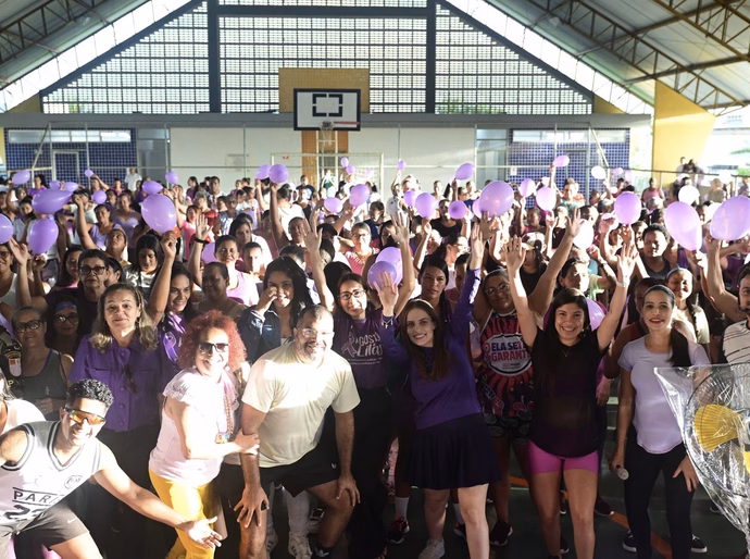 Mais de 500 mulheres participam de aulão especial no Agosto Lilás em Penedo