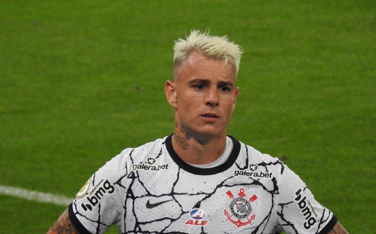 Róger Guedes celebra gol após quase ser substituído: ‘Só preciso de uma bola’