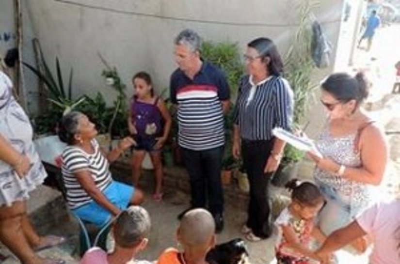 Prefeito de Ibategura visita povoado para retomada das obras