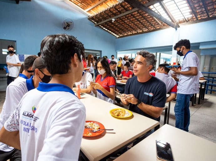 Rafael Brito propõe ampliar recursos da alimentação escolar para alunos mais vulneráveis