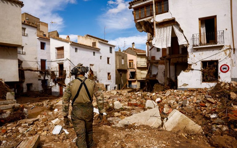 Espanha envia 7.500 soldados para região inundada