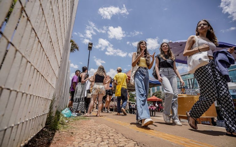 Ubes pede passe-livre a estudantes nos dois dias de provas