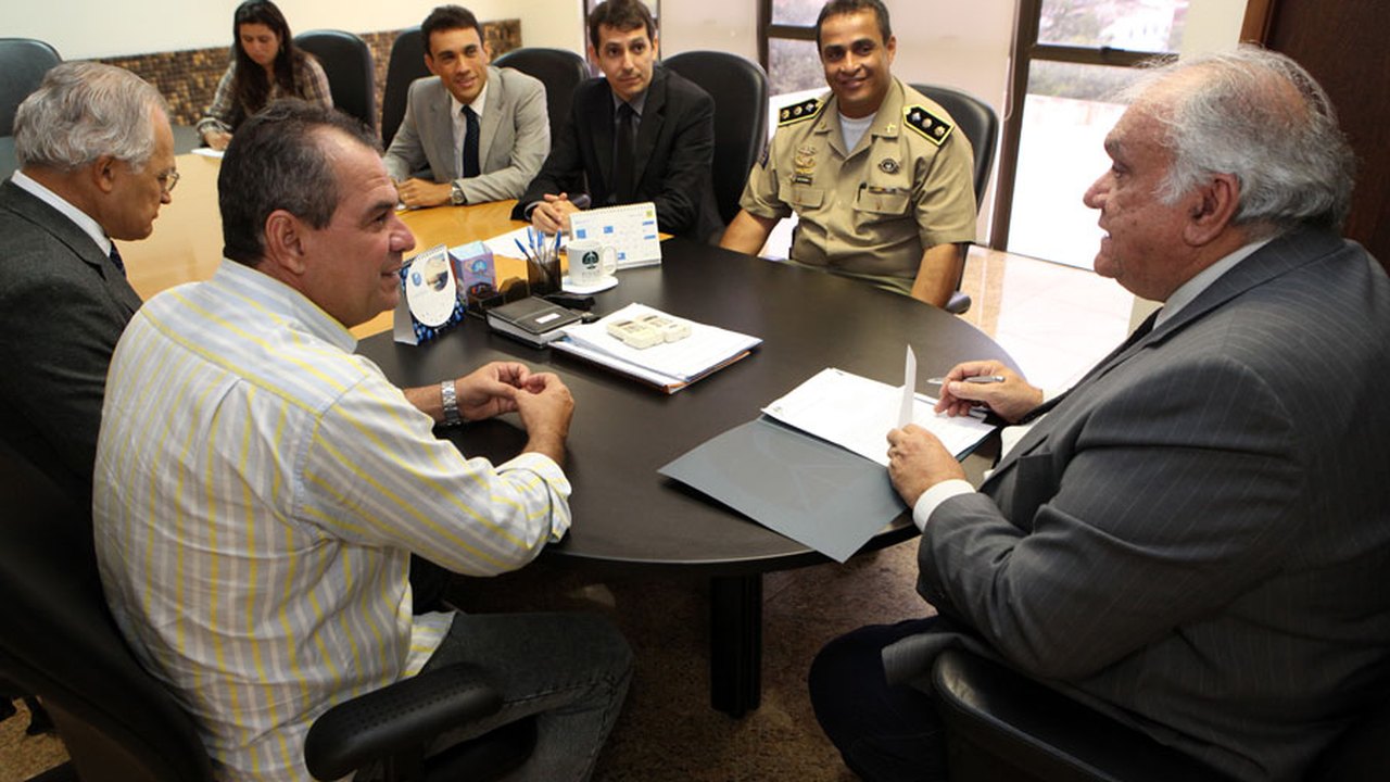 TJ doa computadores à Associação dos Militares de Alagoas