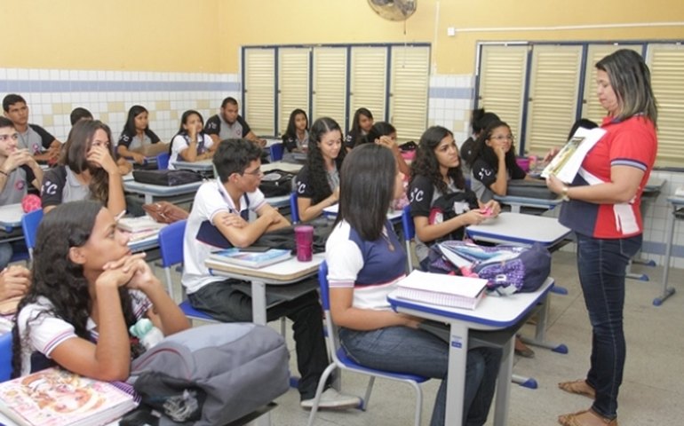 Governo de Alagoas anuncia rateio de R$ 53,6 milhões para professores da rede estadual