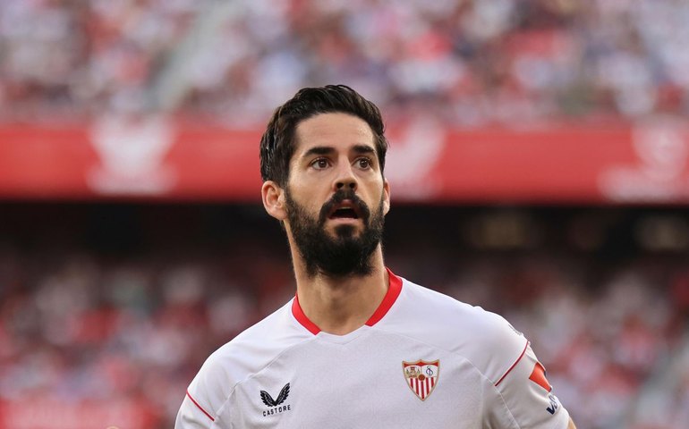Passagem relâmpago do meia Isco pelo Sevilla chega ao fim após somente 19 jogos