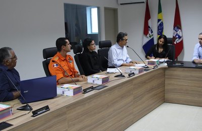 MPE e Corpo de Bombeiros discutem parceria para reativação do Bombeiro Mirim em Arapiraca